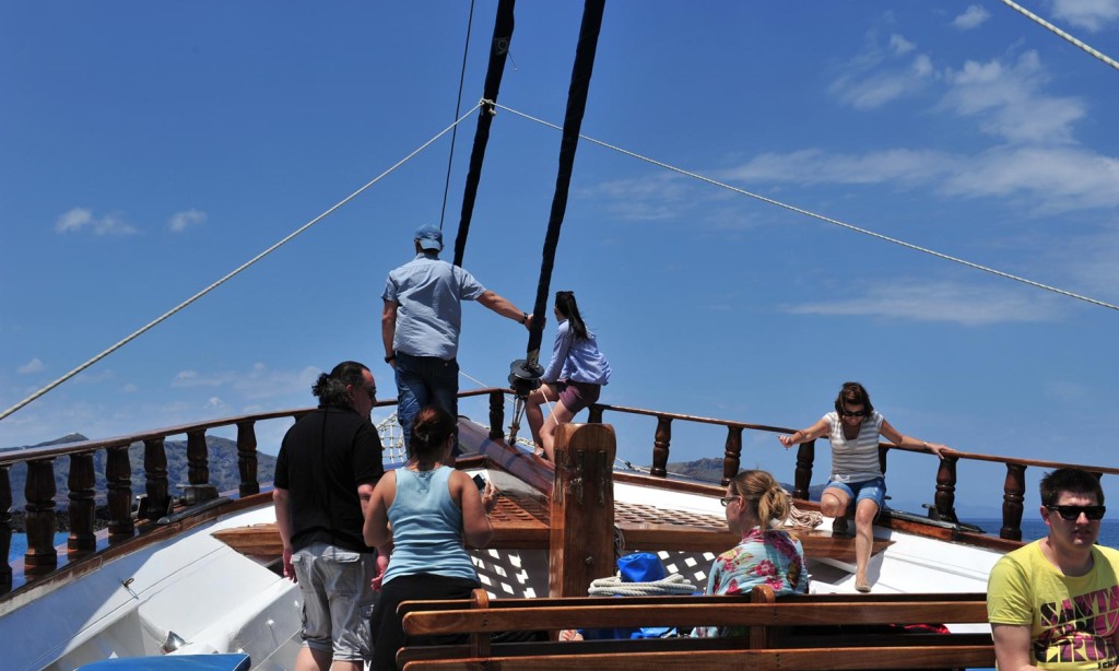 Santorini traditional boat tour