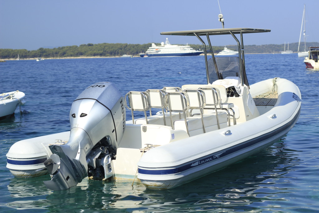 Santorini water taxi