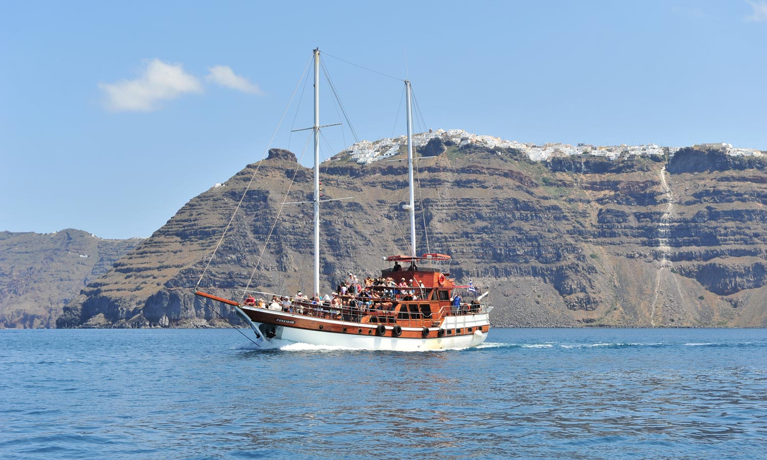 boat tour santorini volcano
